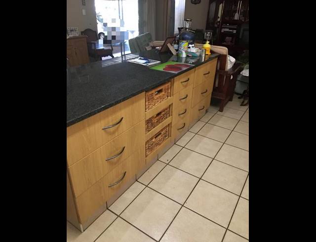 5 BEDROOM HOUSE FOR SALE IN KAMEELDORINGPARK